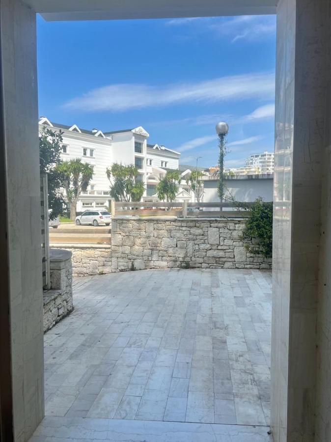 White Sidesea View Apartment Sarandë Buitenkant foto