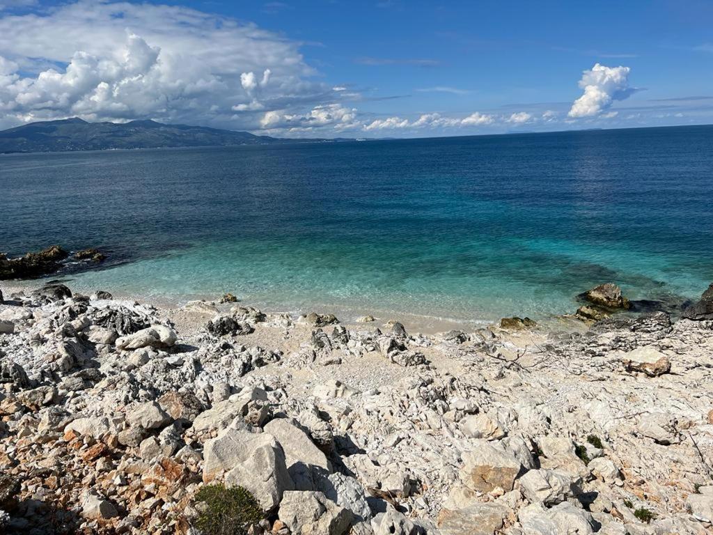 White Sidesea View Apartment Sarandë Buitenkant foto